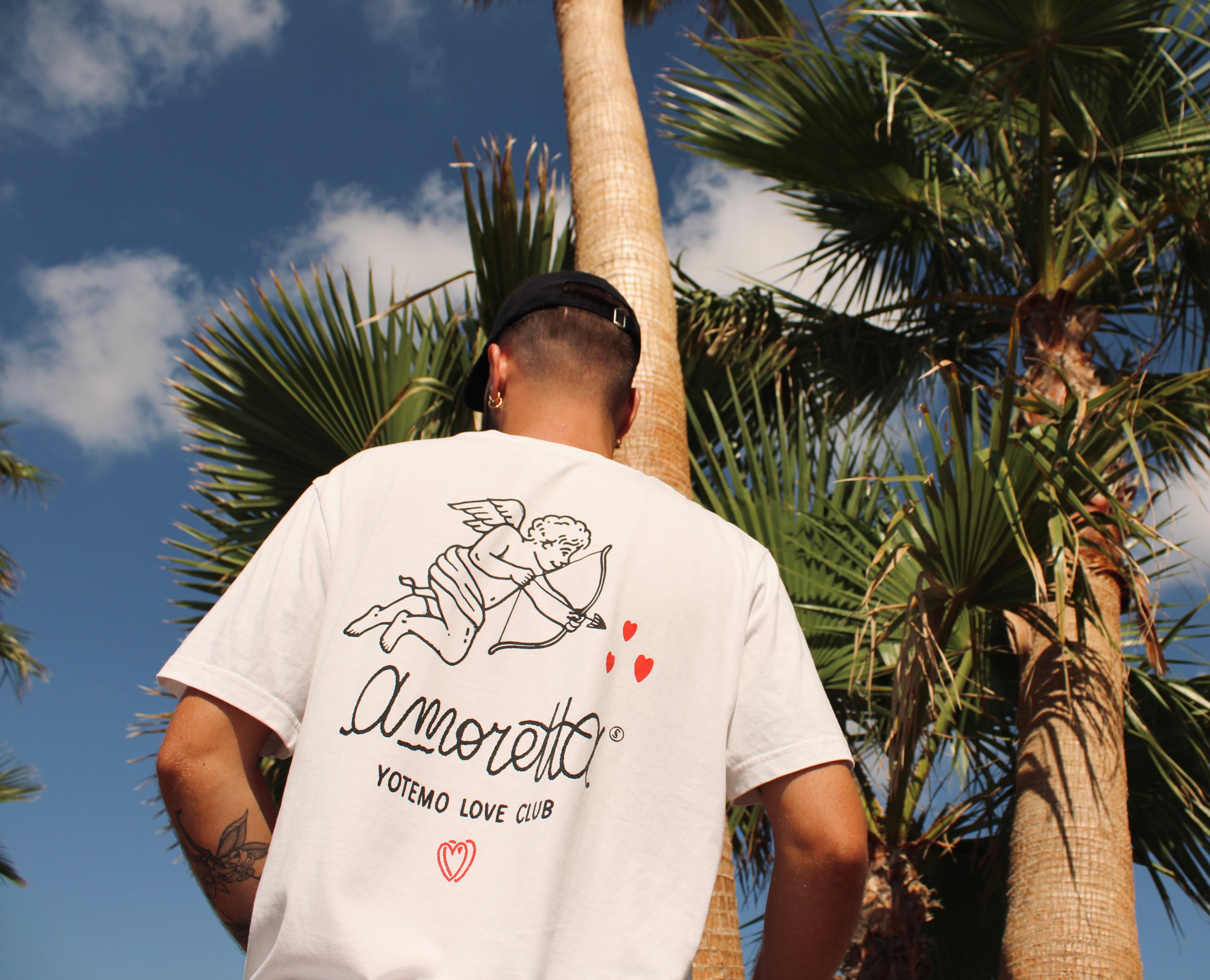 T-shirt "Yotemo Love Club"