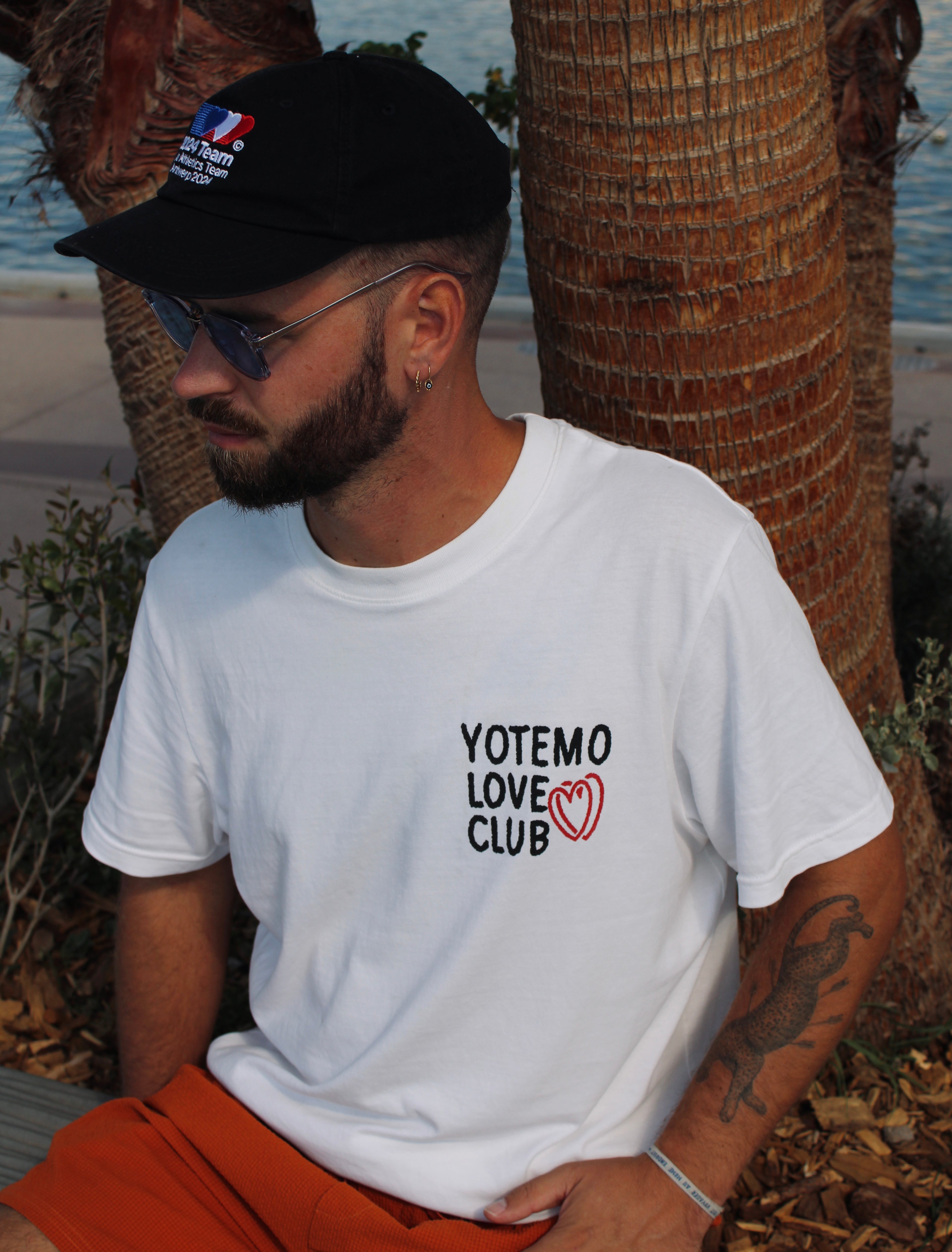 T-shirt "Yotemo Love Club"